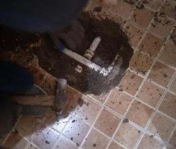 新晃卫生间漏水维修公司为您分享下卫生间渗水如何处理及注意事项